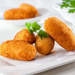 Porção de Bolinho de Linguiça