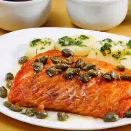 Salmão ao Molho de Alcaparras